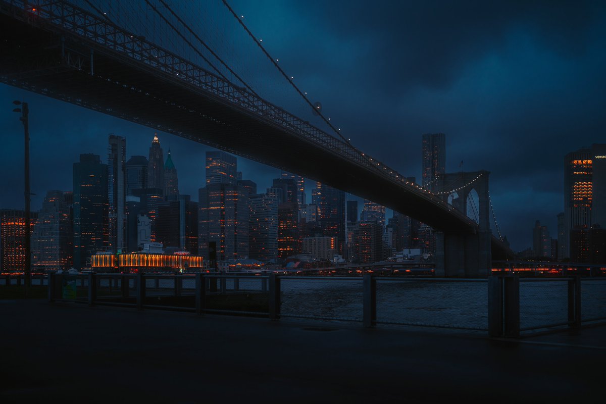 Brooklyn Bridge, blue hour skyline