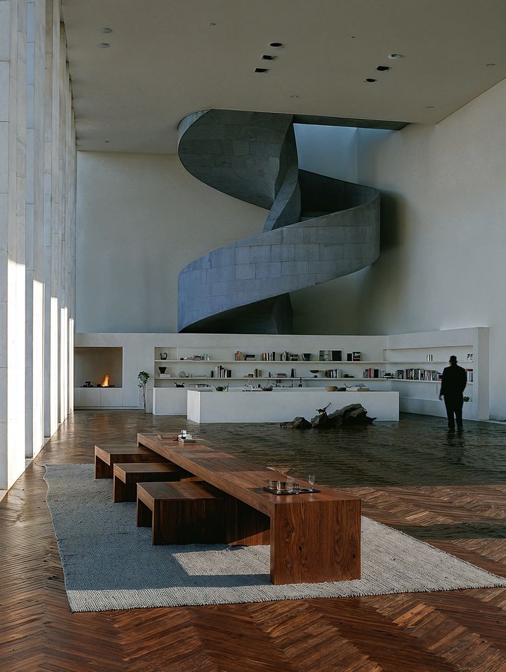 Concrete spiral stair