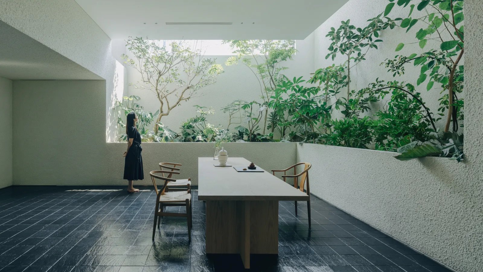 Minimal tea room, sunken garden