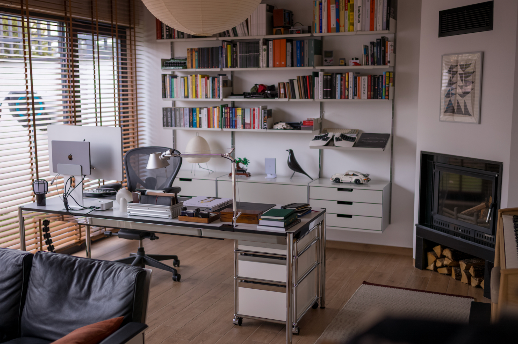 Home office, wall shelving