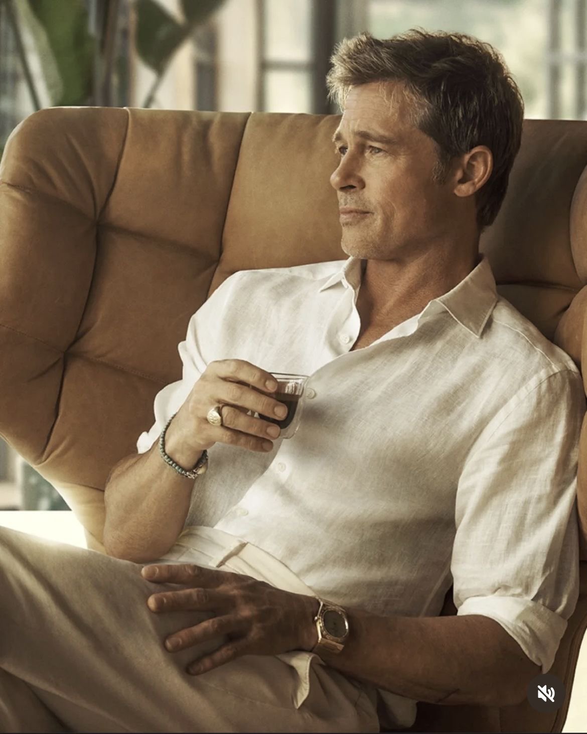 Editorial portrait, linen & espresso