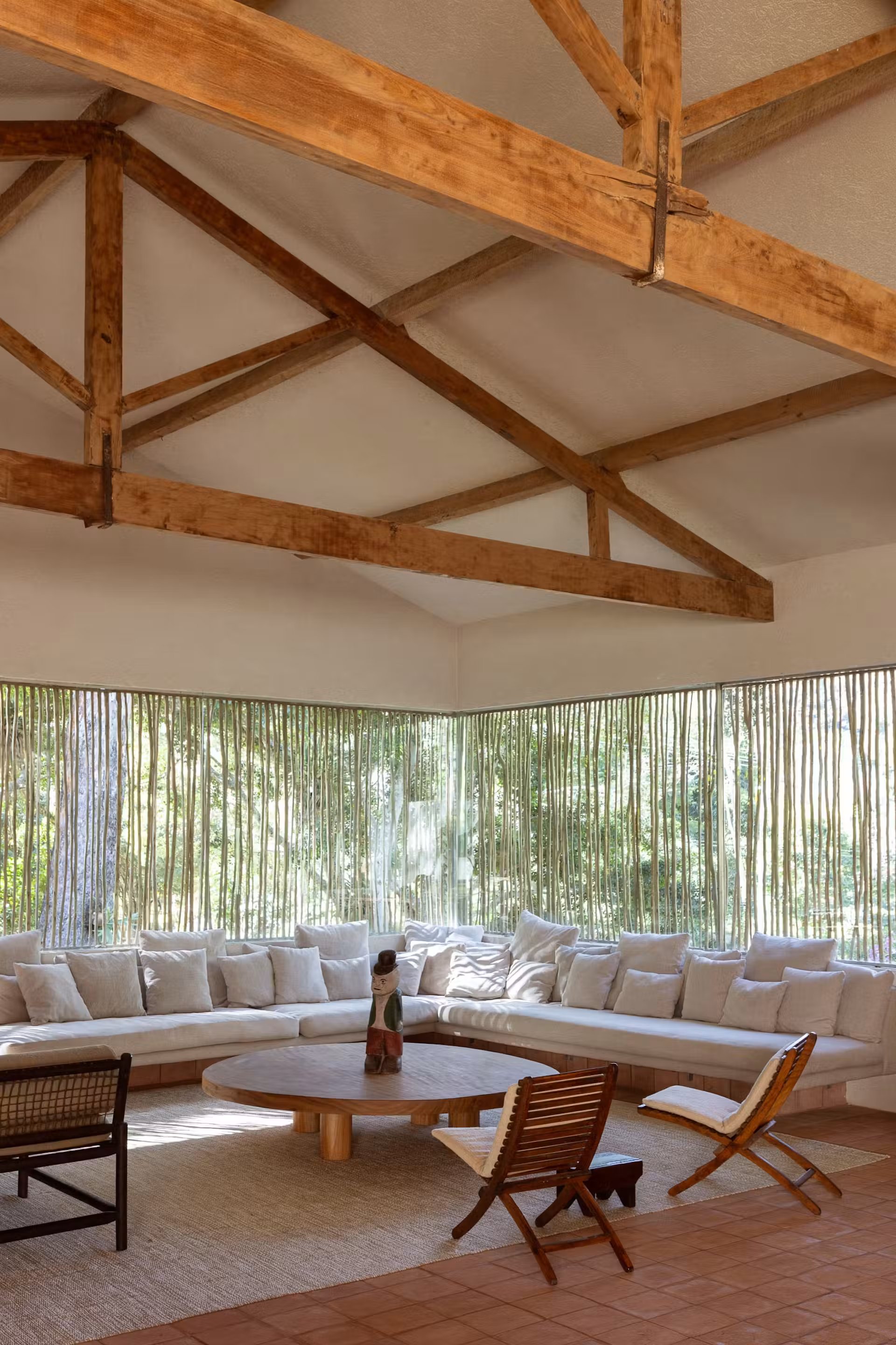Beamed living room, rippled glass